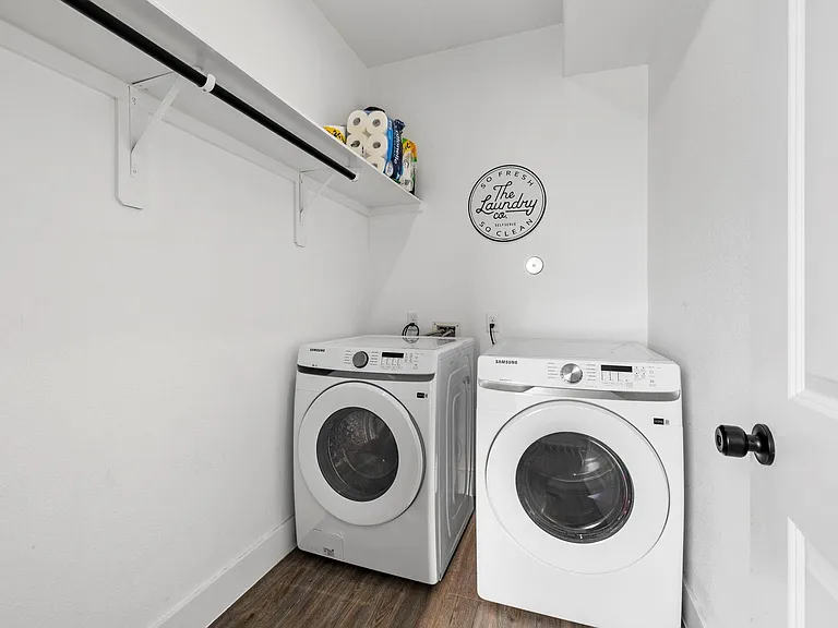 1621 Wellington St #B — Photo 9