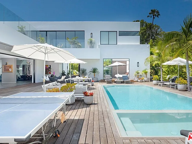 9570 Sunset Blvd — Photo 44