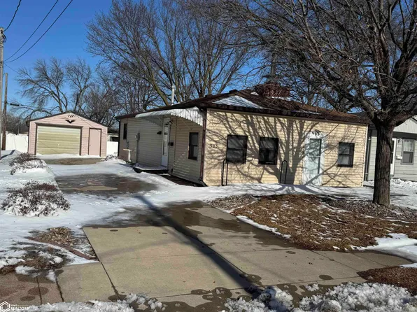 905 E Mahogany Dr, Atlantic, IA 50022