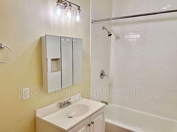 5th image of 4501 S Gramercy Pl