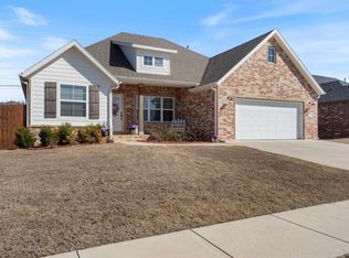 2303 Brook Ln, Siloam Springs, AR 72761