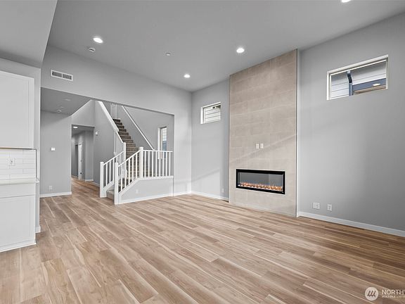 4th image of 17825 139th Avenue Ct E #46