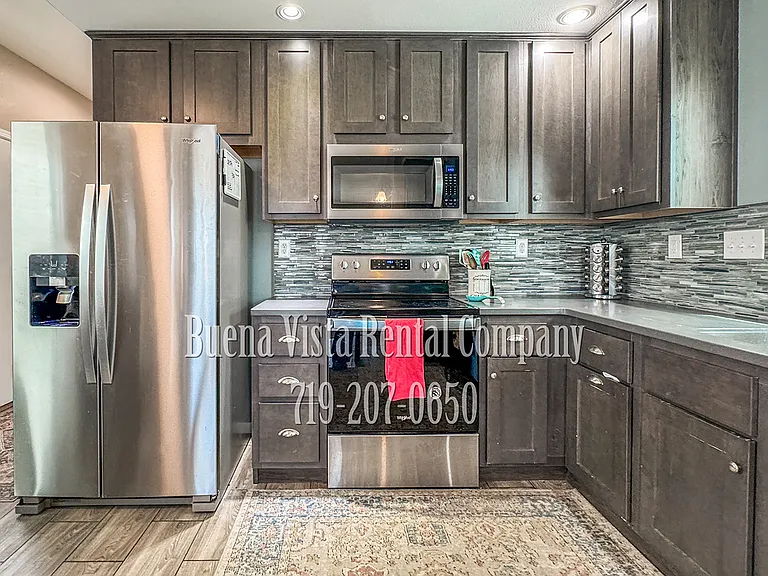 Barnwood Dr — Photo 14