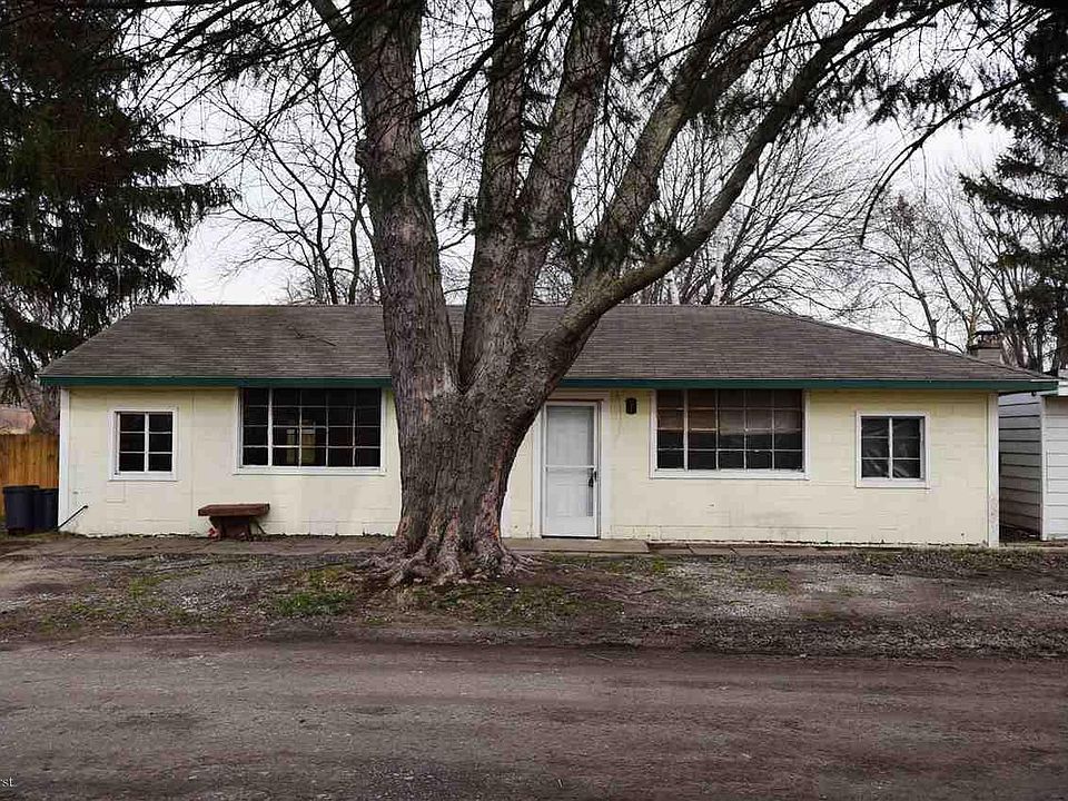 2nd image of 5167 Pointe Tremble Rd