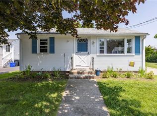 7 John St, Narragansett, RI 02882