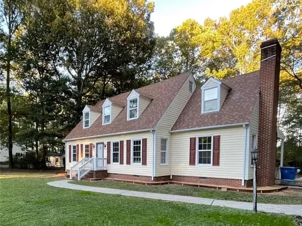 33227 Pinecrest Dr, Boykins, VA 23827