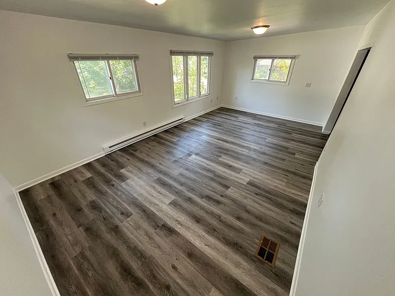 2408 W High St — Photo 13