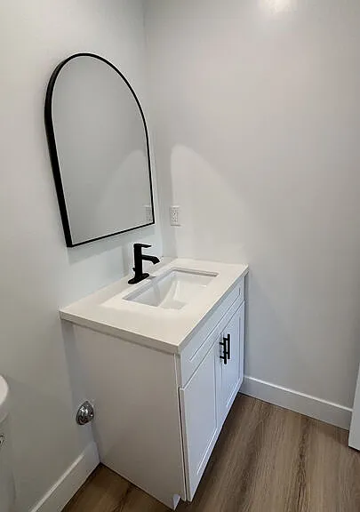 2437 Centinela Ave #11 — Photo 7