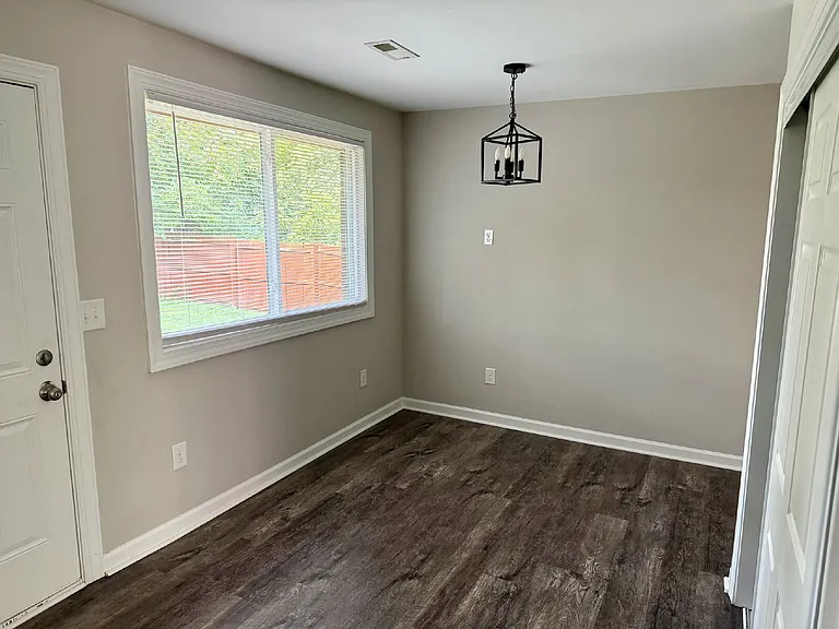 2020 Greenwood Cir #B — Photo 5