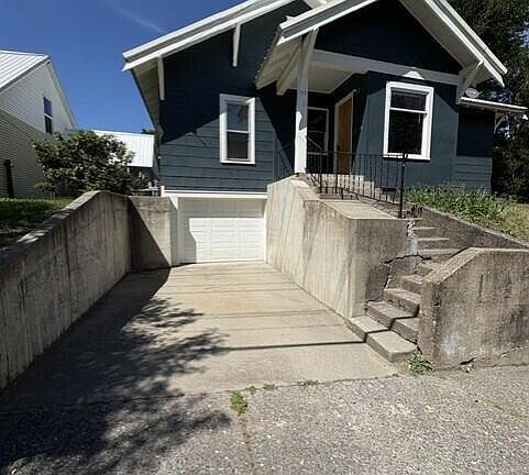 2nd image of 112 E Portland Ave