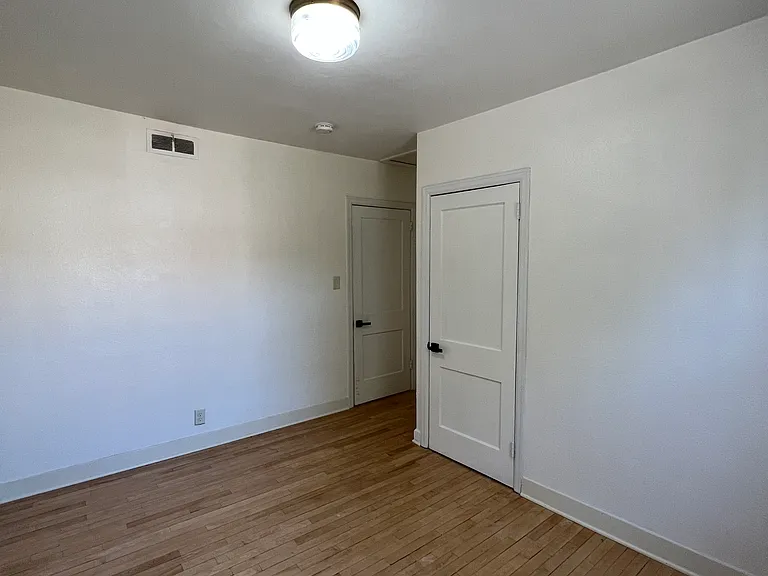 1325 Rogers St — Photo 3