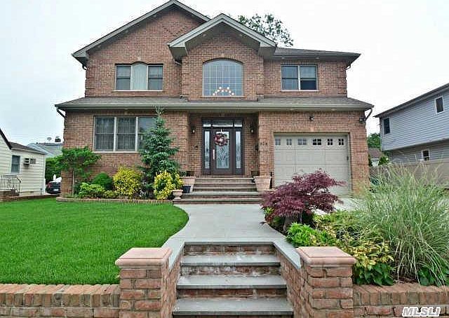 1st image of 328 Gloria Pl
