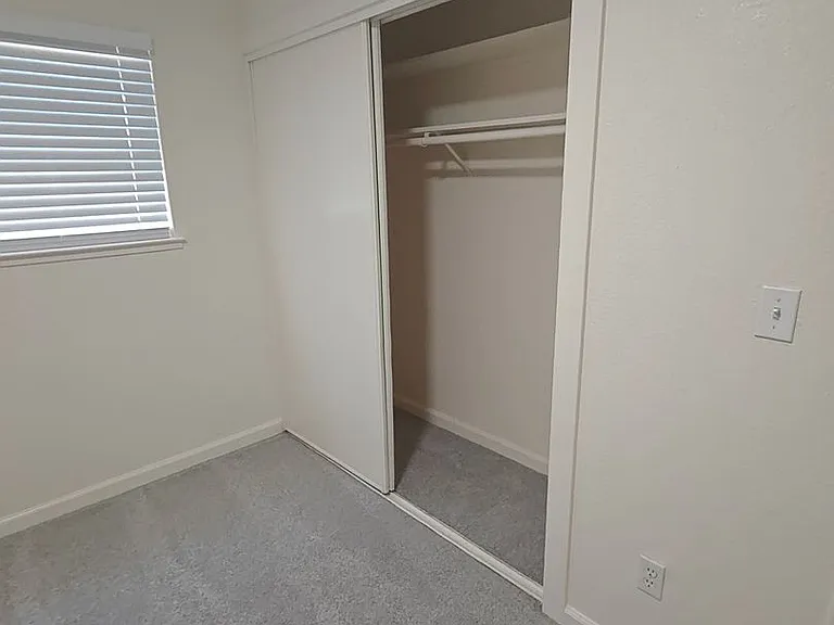 3401 Hidden Oak Ct — Photo 7