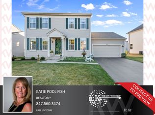 2832 Camden Dr, West Chicago, IL