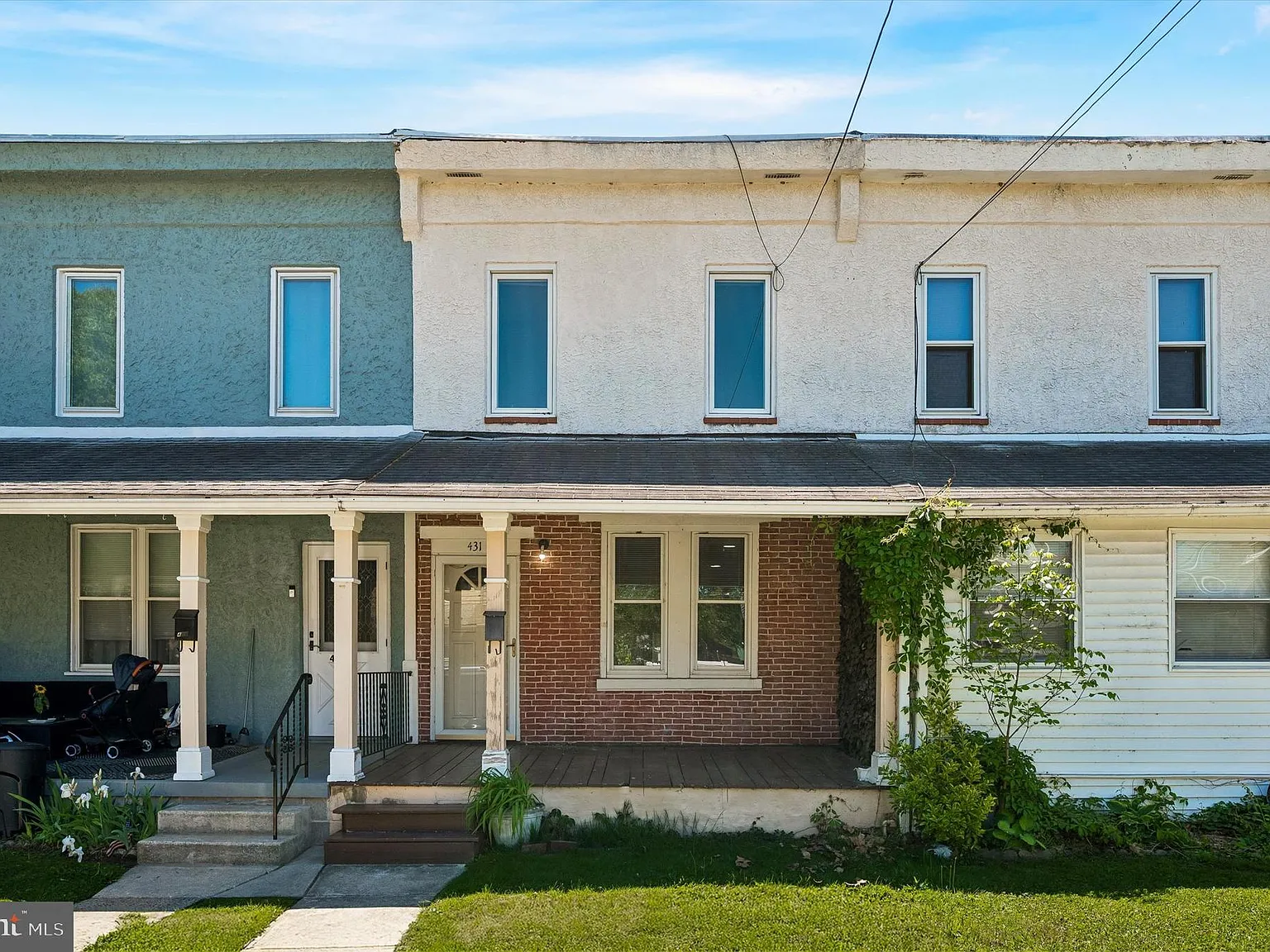 3 bed, 1328 sqft, $1,850 — Photo 1