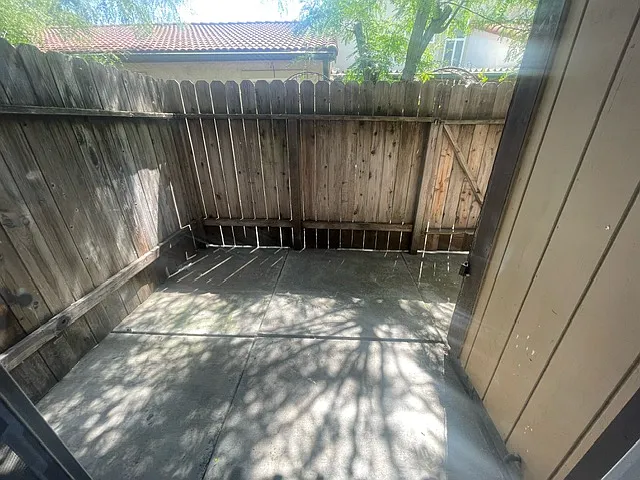 914 Delaware St #B — Photo 11