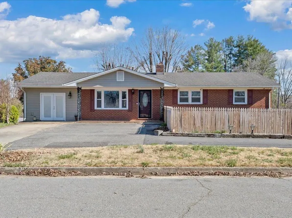 920 Ainsley St, Martinsville, VA 24112