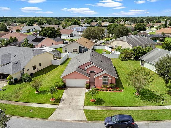 3rd image of 11616 Blackmoor Dr