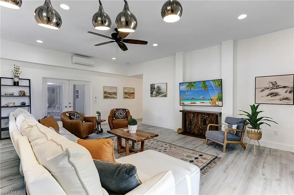 4 bed, 3.0 bath, 2402 sqft, $5,000 — Photo 3