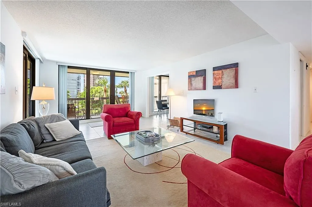 2 bed, 2.0 bath, 1671 sqft, $12,450 — Photo 4