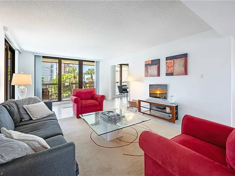 4551 Gulf Shore Blvd N #306 — Photo 4