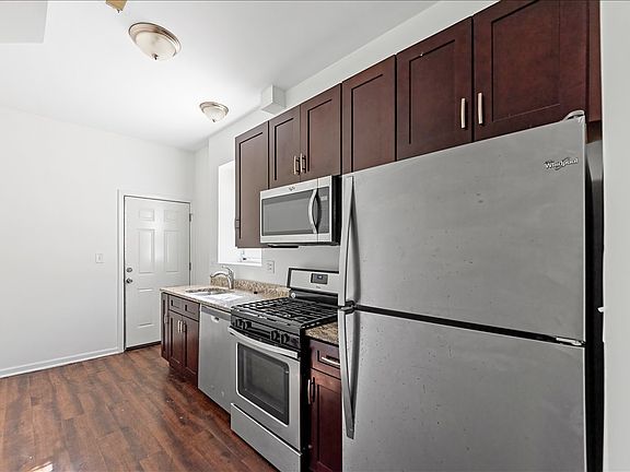 5th image of 4423 S Prairie Ave APT 1