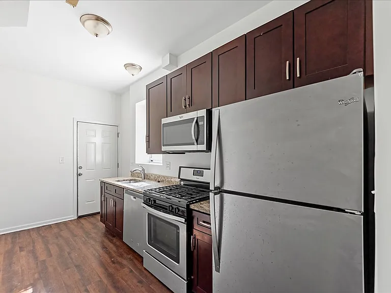 4423 S Prairie Ave #1 — Photo 5
