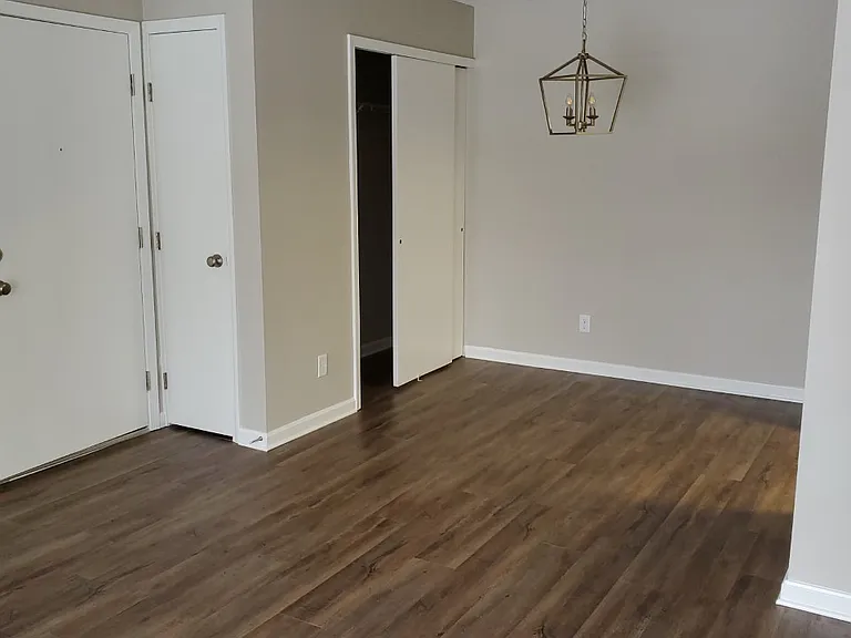 Lone Star Apartments — Photo 3