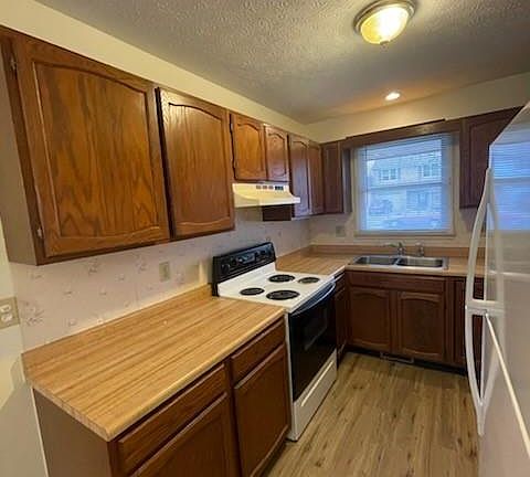 3rd image of 3140 Kerry Dr