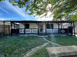 2943 Oak Ave, Groves, TX 77619