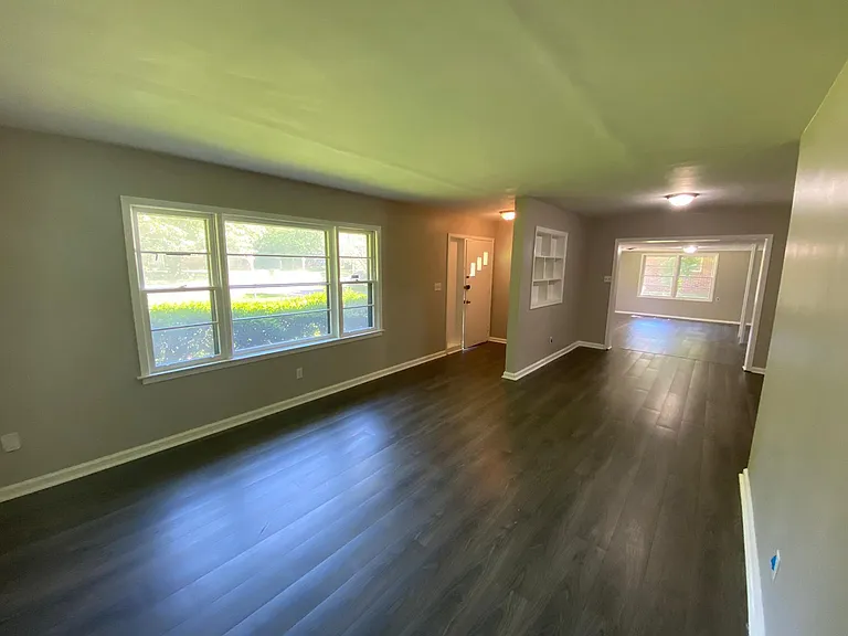 1346 Wedgewood Dr — Photo 3