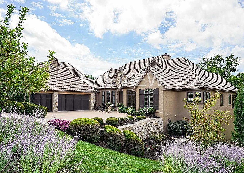 1st image of 685 Saint James Ct