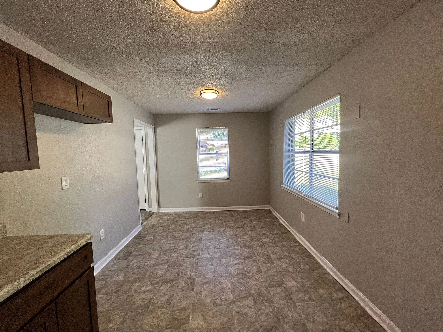 79 E Davant Ave — Photo 2