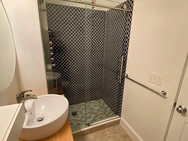 80 Webster Ave #3F — Photo 16