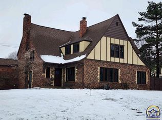 1300 SW Lakeside Dr, Topeka, KS 66604