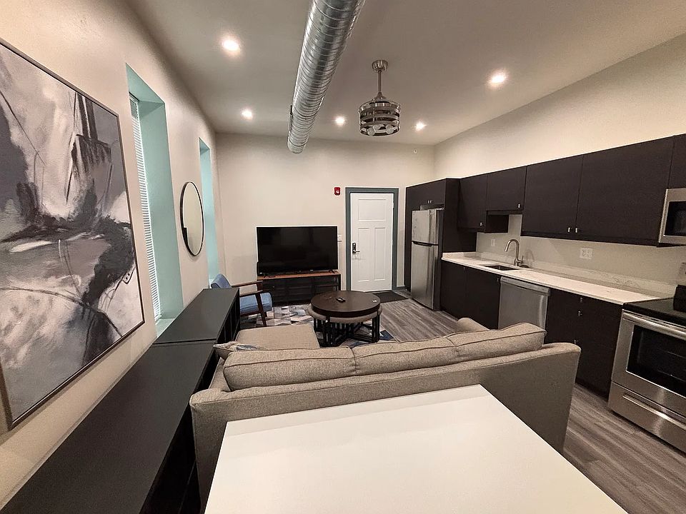 1st image of 29 E Utica St #3D