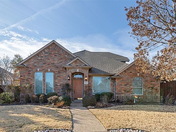 2nd image of 10613 Sweetwater Dr