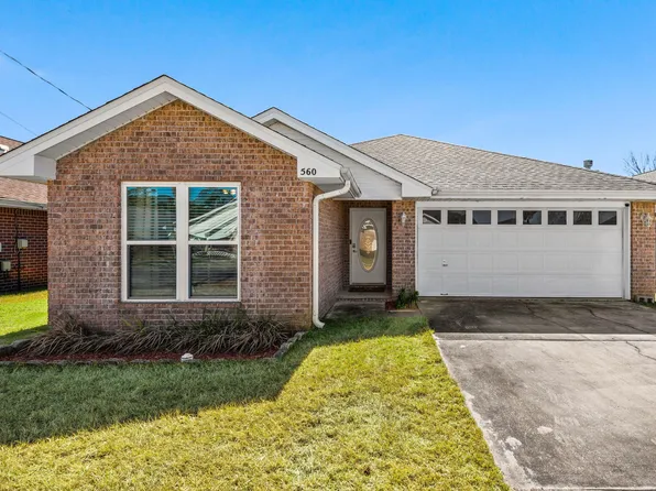 560 Rough Leaf Ln, Mary Esther, FL 32569