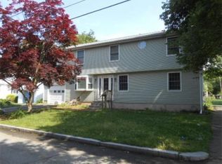 148 Circuit Dr, Riverside, RI 02915