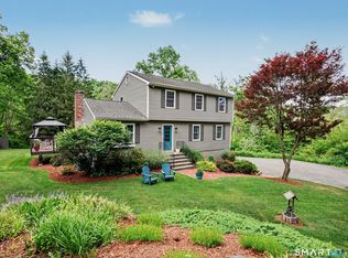 50 Meadowland Dr, Gaylordsville, CT 06755