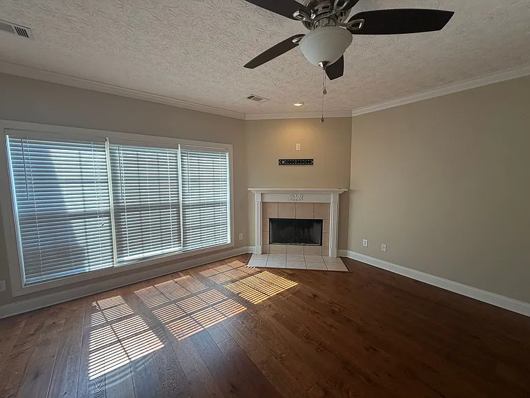 1630 Academy Dr #709 — Photo 2