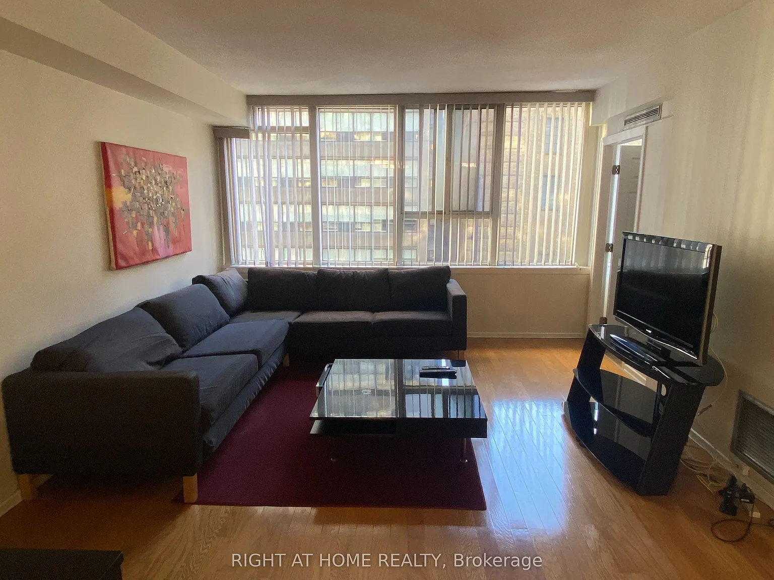3 bed, $3,950 — Photo 3