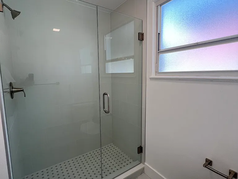 219 Danube Ave #A — Photo 7
