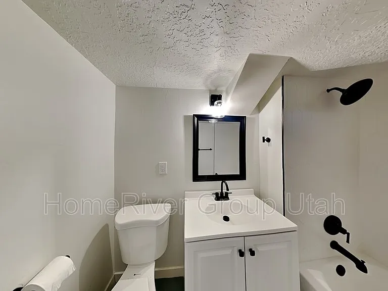 563 S Denver St #1 — Photo 13