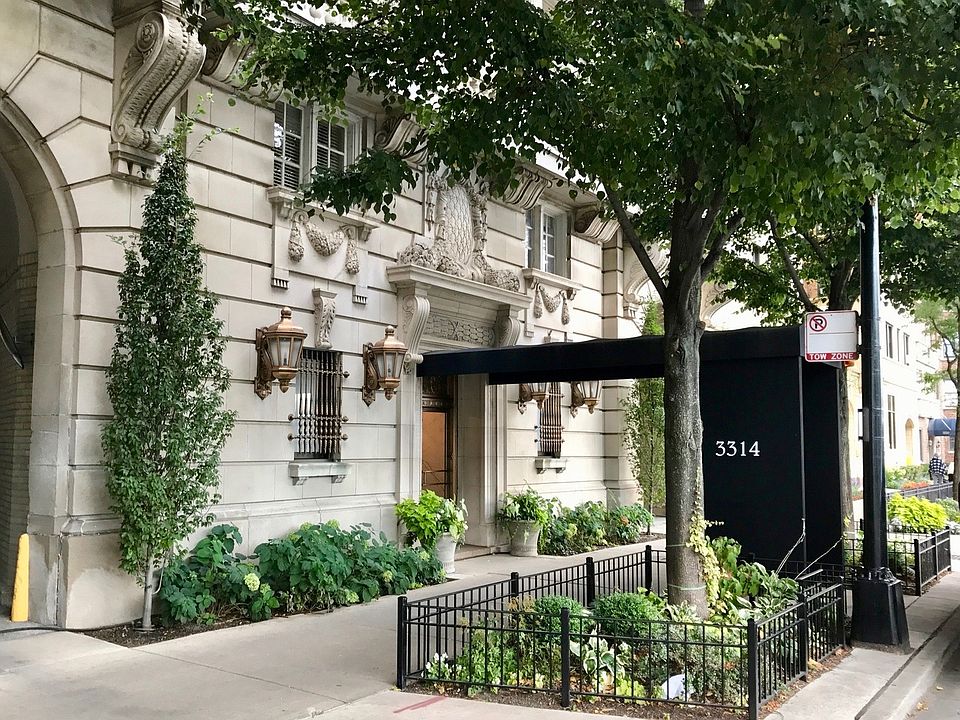 1st image of 3314 N Lake Shore Dr APT 5B