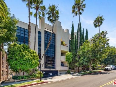 11636 Montana Ave APT 202, Los Angeles, CA, 90049