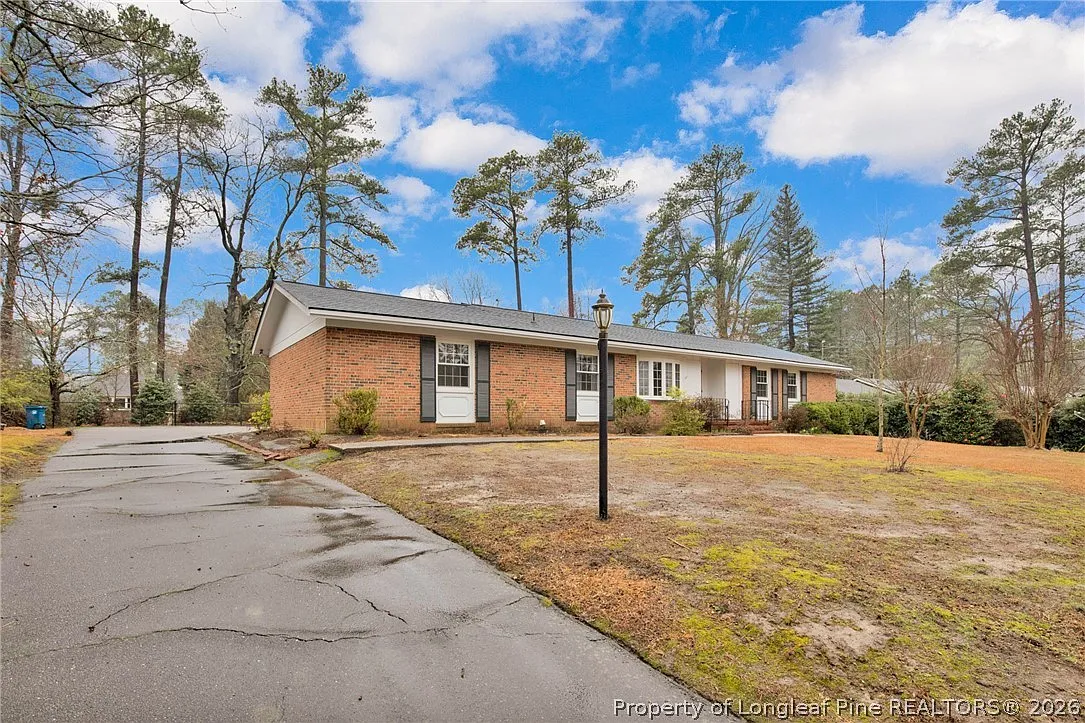 3 bed, 2.0 bath, 1580 sqft, $2,000 — Photo 2