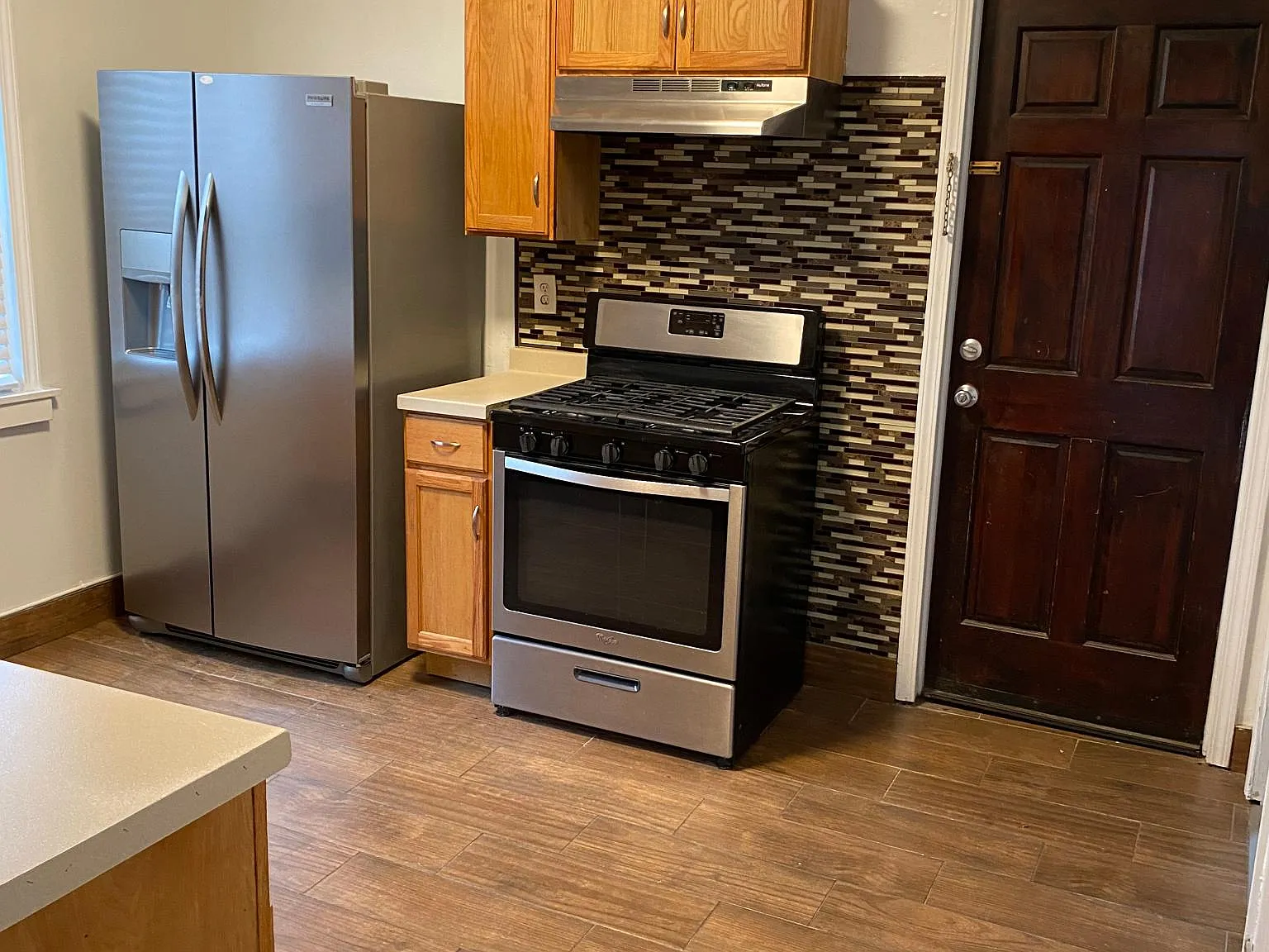 3 bed, 1220 sqft, $1,350 — Photo 2