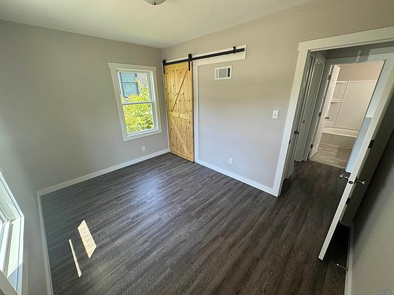 2nd image of 2108 Ross St