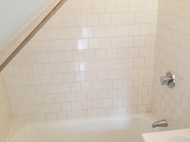  10 Bettez St 3rdflr 2b/1b Renovated Ssappliances Petsok Laundry, 3B